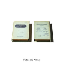 Carica l'immagine nel visualizzatore di Gallery, Libro cavo