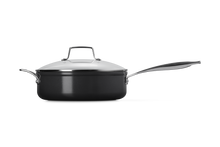 Carica l'immagine nel visualizzatore di Gallery, Sautè antiaderente in ceramica diam.26 Le Creuset