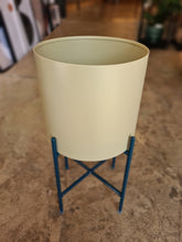 Carica l'immagine nel visualizzatore di Gallery, Fioriera