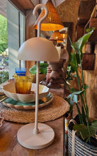 Carica l'immagine nel visualizzatore di Gallery, Lampada ricaricabile Sabbia