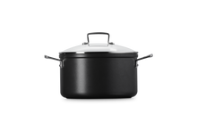 Carica l'immagine nel visualizzatore di Gallery, Pentola c/coperchio Diam.24 Le Creuset