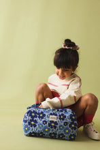 Carica l'immagine nel visualizzatore di Gallery, Trousse Flower Minuit