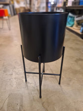 Carica l'immagine nel visualizzatore di Gallery, Fioriera