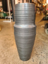 Carica l'immagine nel visualizzatore di Gallery, Vaso handmade ceramica