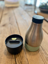 Carica l'immagine nel visualizzatore di Gallery, Borraccia multi-uso