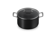 Carica l'immagine nel visualizzatore di Gallery, Pentola c/coperchio Diam.24 Le Creuset
