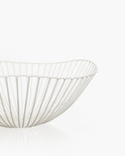 Carica l'immagine nel visualizzatore di Gallery, Centrotavola metallo bianco
