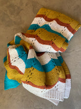 Carica l&#39;immagine nel visualizzatore di Gallery, Plaid tricot rigato ocra
