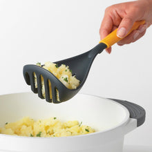 Carica l'immagine nel visualizzatore di Gallery, Cucchiaio schiacciapatate
