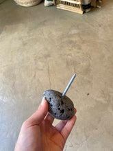 Carica l&#39;immagine nel visualizzatore di Gallery, Appendiabiti Stone
