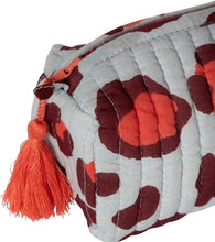 Carica l'immagine nel visualizzatore di Gallery, Trousse leopardata in cotone
