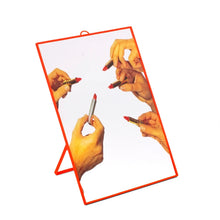 Carica l'immagine nel visualizzatore di Gallery, Specchio "Lipstick" Toiletpaper Seletti
