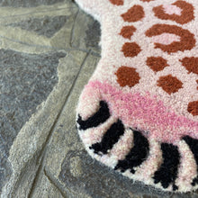 Carica l&#39;immagine nel visualizzatore di Gallery, Tappeto leopardo (rosa)
