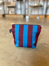 Carica l&#39;immagine nel visualizzatore di Gallery, Toilette bag a righe
